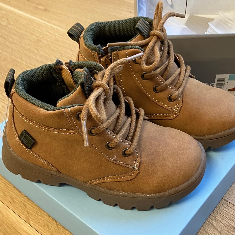 NWT London Fog Brown Kids Boots Sz 8
